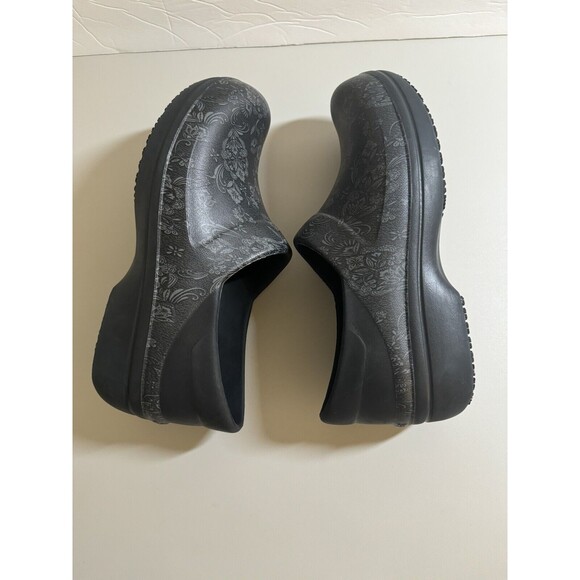 Crocs 205385-0ZC Women’s Clog Neria Pro II Floral size 10 Black Nursing EUC - Picture 6 of 9